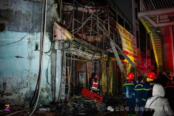 啡店火灾11人死亡现场求救声撕心裂肺尊龙凯时新版APP首页惨烈！河内咖(图2)